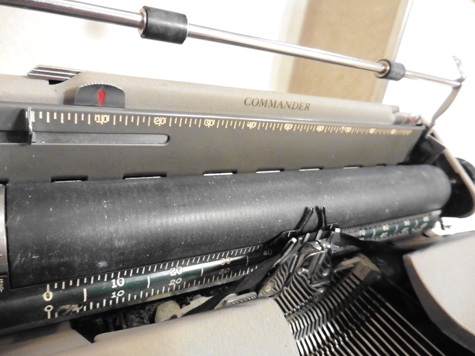 Scarce SEARS TOWER COMMANDER Portable Typewriter(Smith Corona rebranded) Working