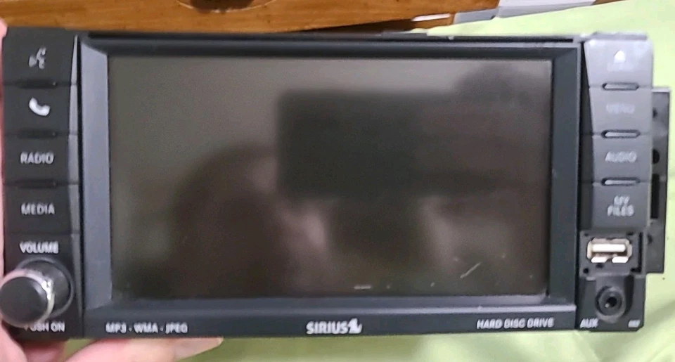 Volkswagen Routan 2009-2011 reproductor de DVD satélite receptor de radio fabricante de equipos originales hecho en 2012 Foto 2 de 4