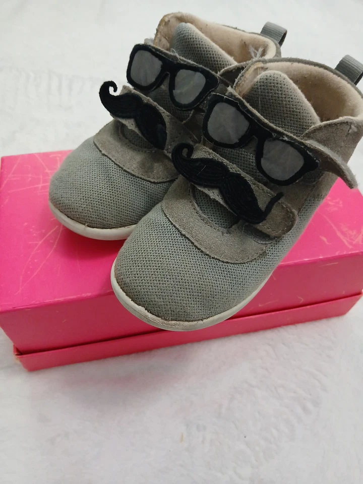 UGGS BEBÉ TALLA 9 Foto 3 de 3