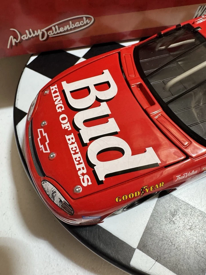 Wally Dallenbach #25 Budweiser 1999 1/24 Nascar Diecast - Imagem 3 de 4