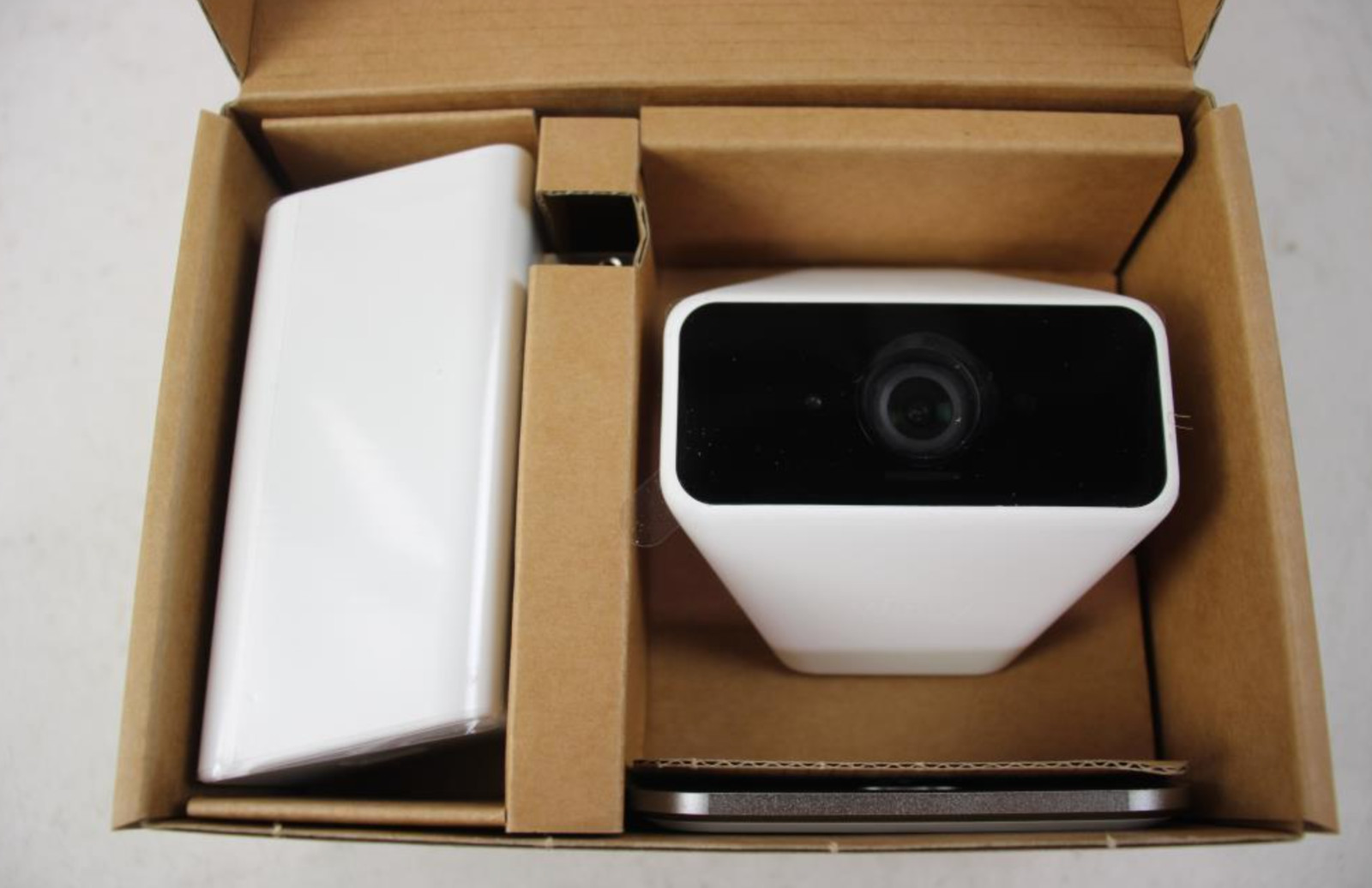 Xfinity Wireless Security Camera Xchc2AEW - 720p Hd White Mo