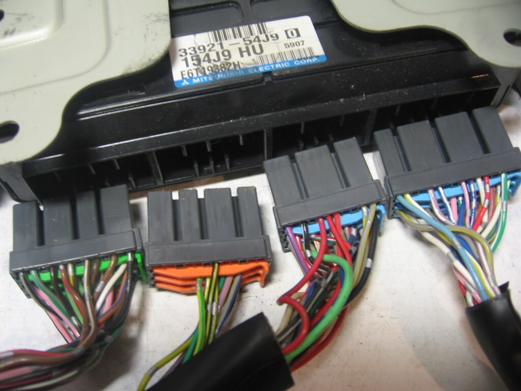 06 Suzuki Xl7 VITARA 2.7 Control Module ECU ECM 33921-54j9 OEM 