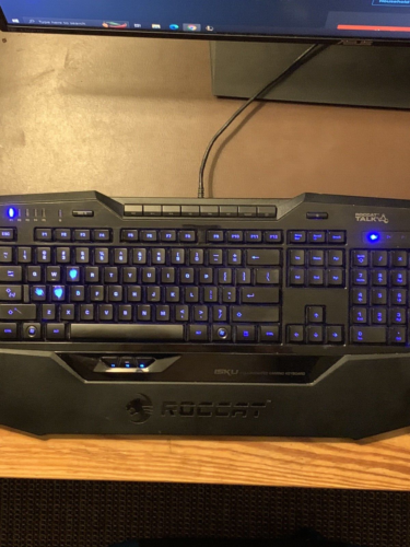 Illuminated Computer Keyboard Wired Roccat Isku+ ROC-12-721 - Nerd Tech - Picture 10 of 10