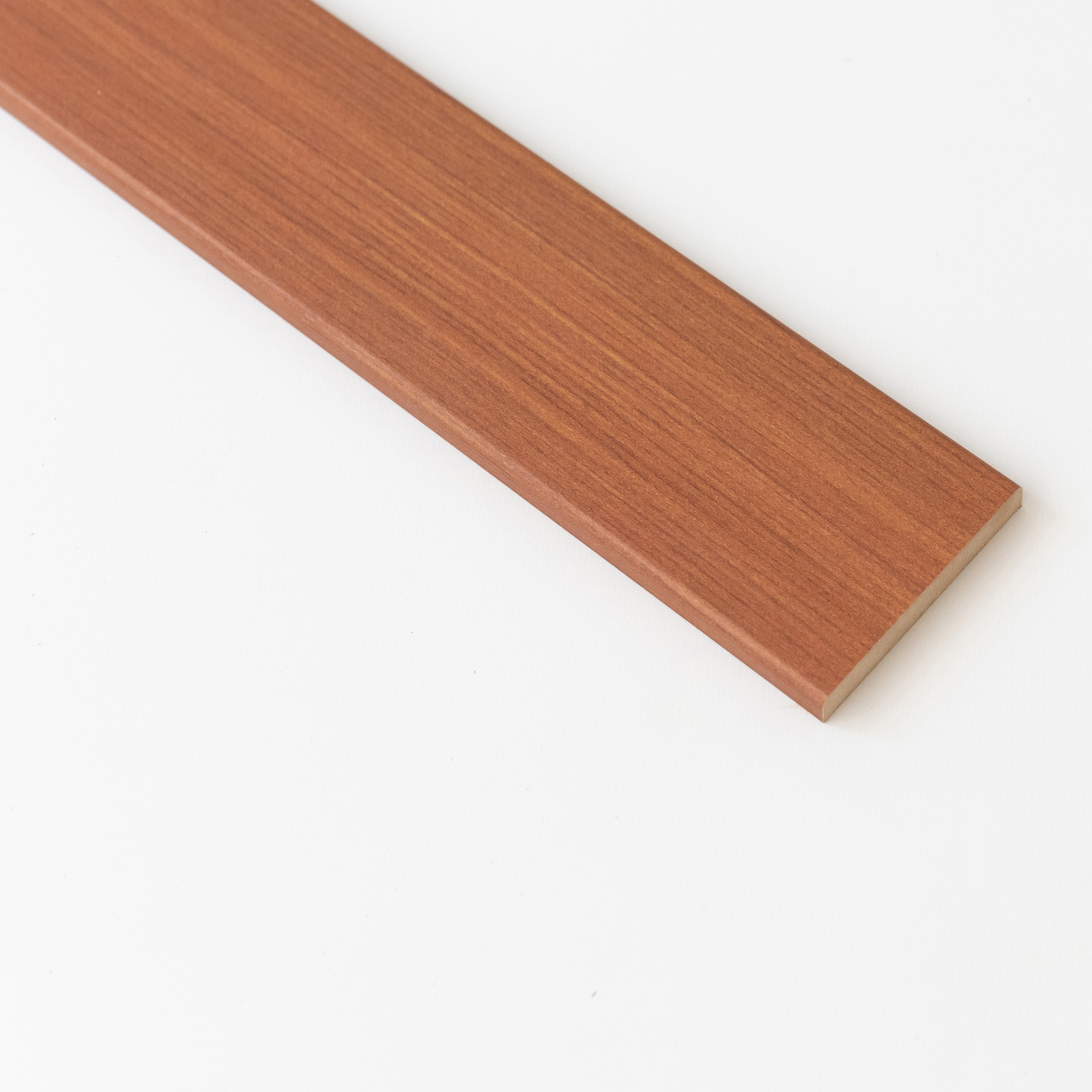 2261   Q.TA'. 10 COPRIFILO 70X10 MM MDF 240 CM NOCE TANGANICA R6