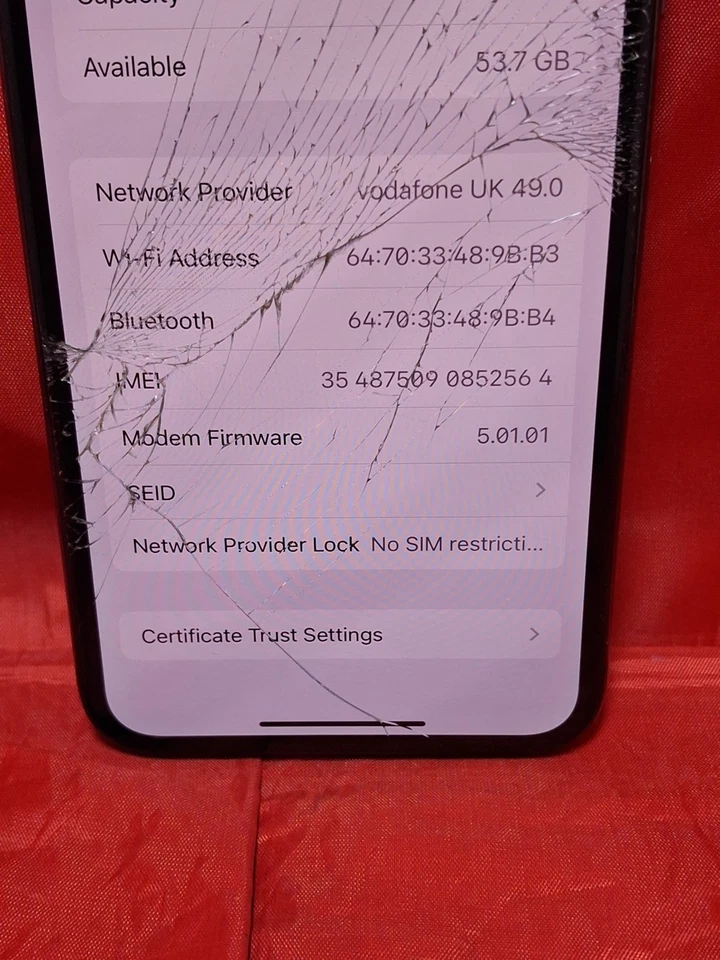 Apple iPhone x 64GB, Grey, Unlocked Cracked Front And Back  - Image 4 of 4