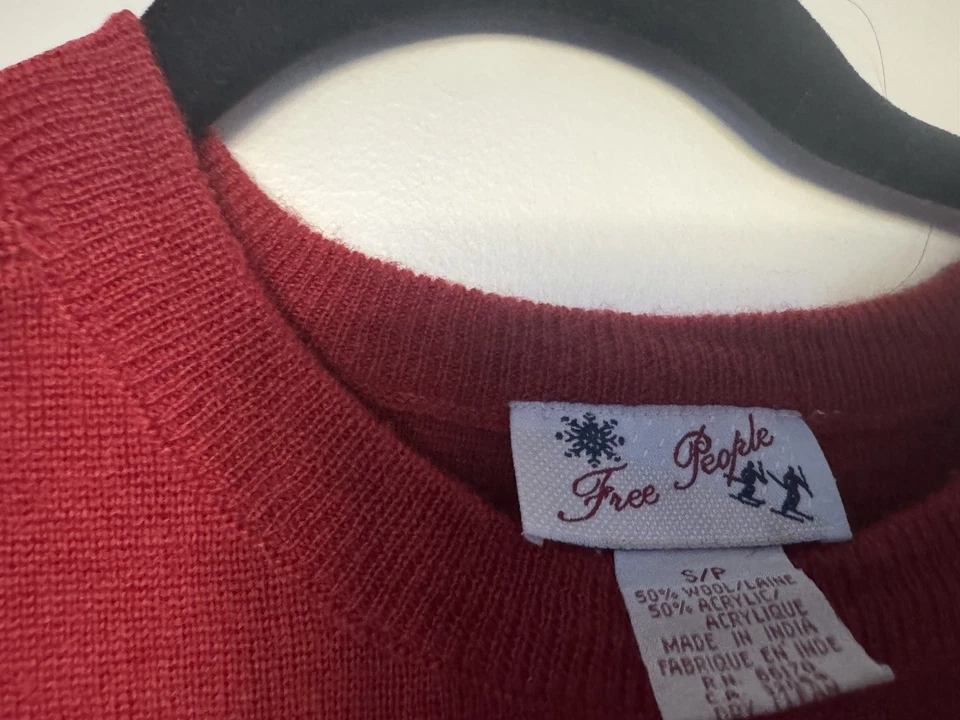 Vintage RARE Y2K Free People Mid-1990s red sweater gold stars on sleeves Size S - Image 2 of 4