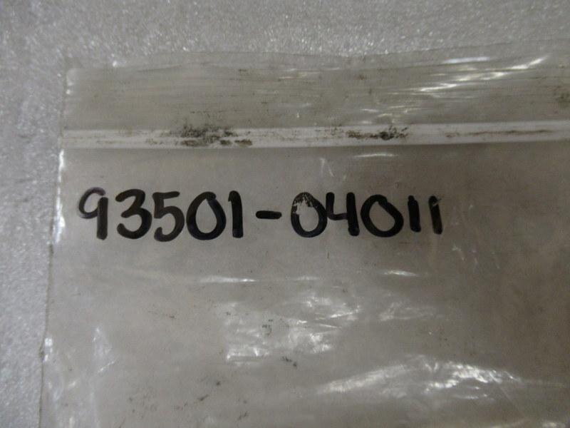 T75 Genuine Yamaha 93501-04011 Ball OEM New Factory Motorcycle Parts