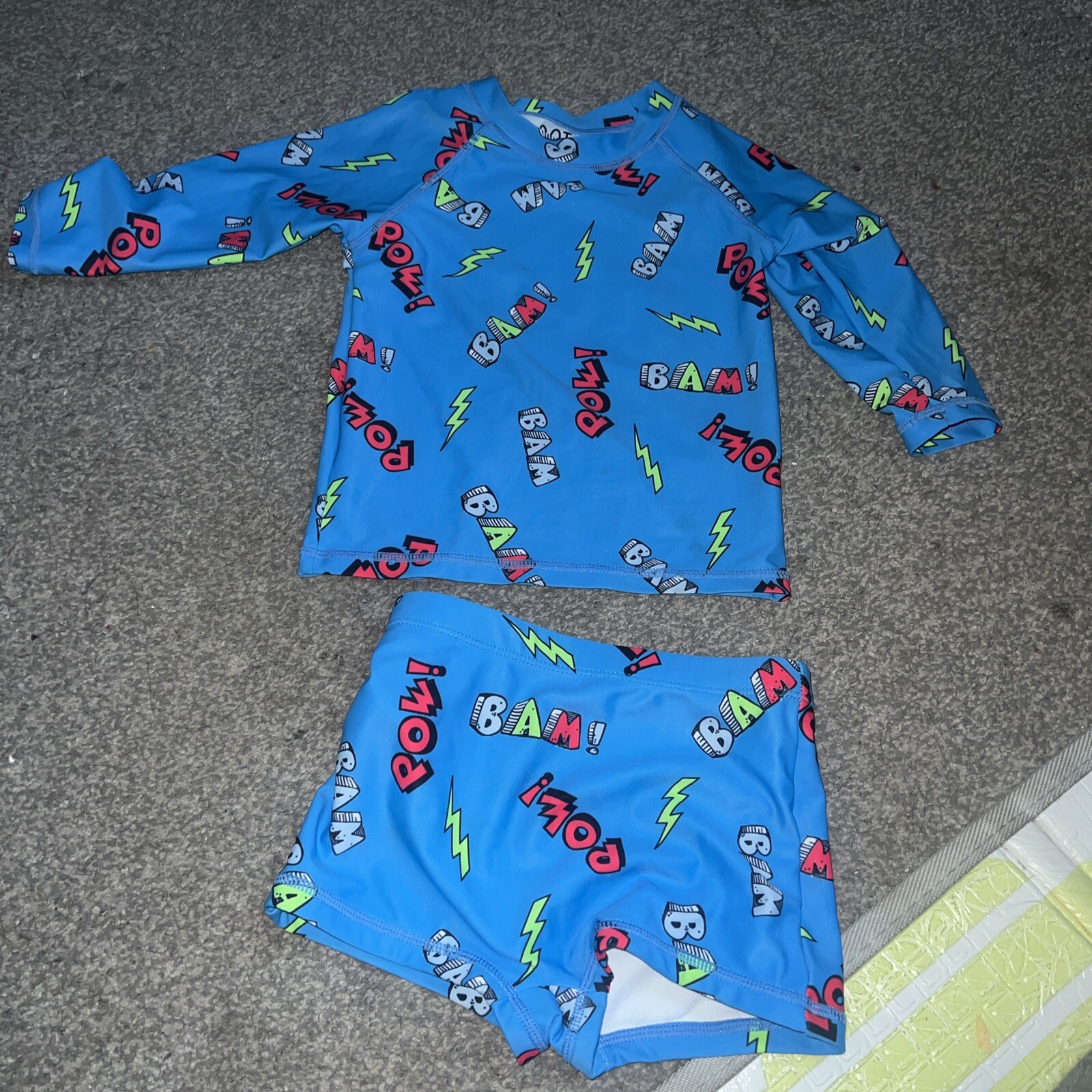 Top y pantalones cortos de natación Dot Age 3 azul