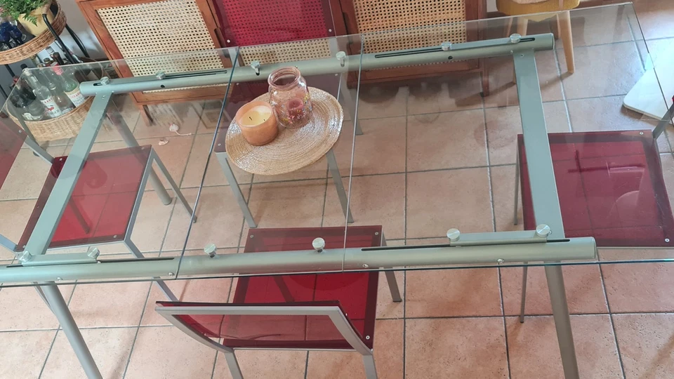 Tavolo in vetro e ferro allungabile (+ 42cm) con 4 sedie - Marca Idealsedia - Immagine 2 di 4