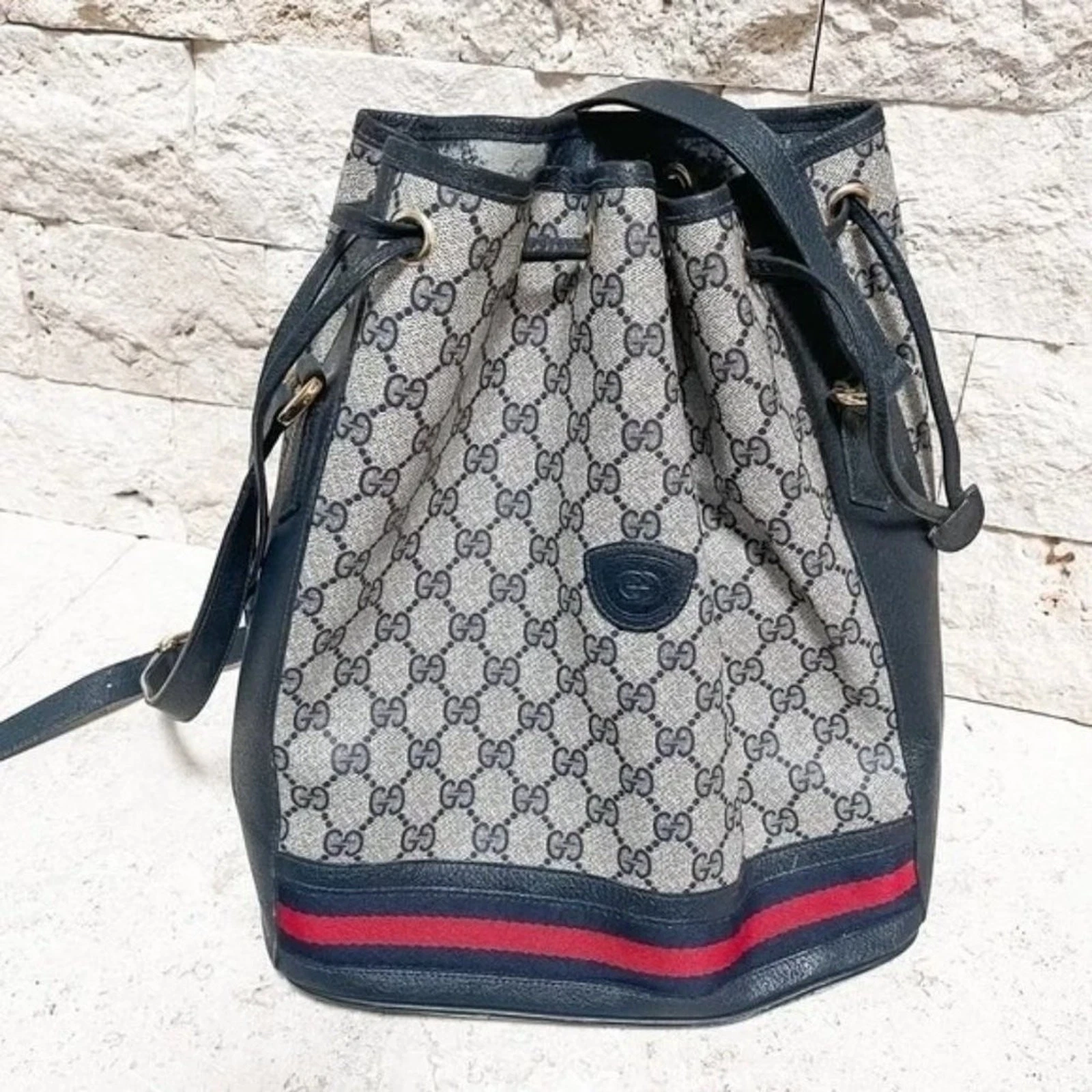 Sac seau Gucci Supreme vintage monogramme bleu marine