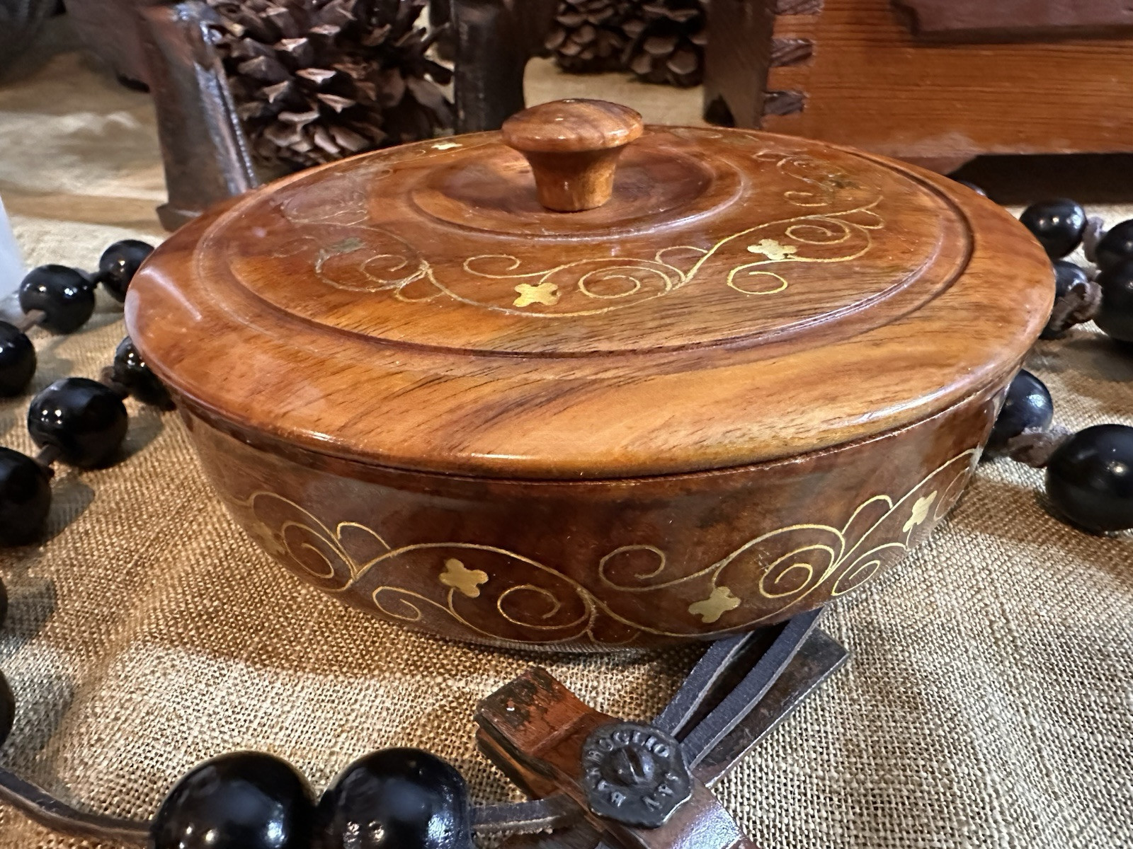 VTG Boho Handmade Acacia Wood Trinket Box with Brass Inlay 7