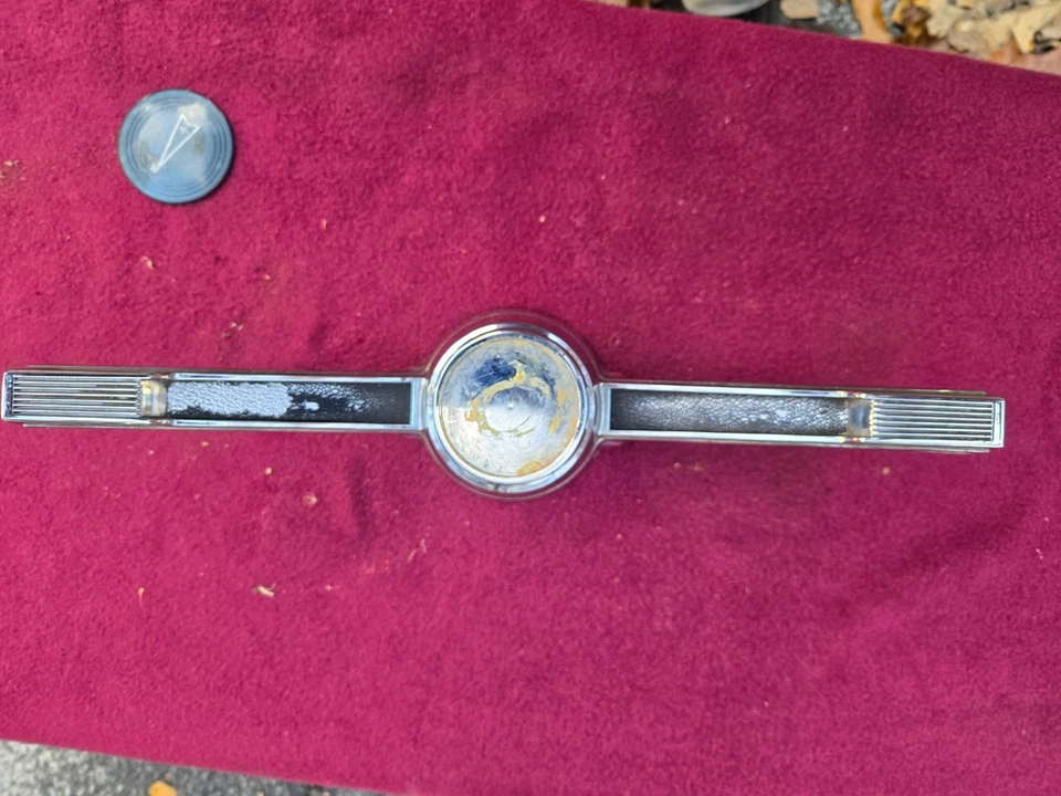 1966 Pontiac GTO Lemans Tempest喇叭戒指和纽扣 — 第 4/4 张图片