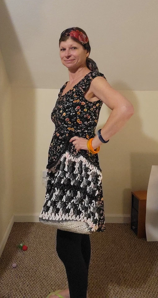 Многоразовая сумка для покупок сделана из перепрофилированных одноразовых пластиковых пакетов изящный! - Изображение 2 из 4