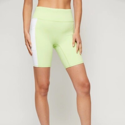 NWT Women $78 FOURLAPS PLYO SHORT IN COLOR: TOMATILLO/ WHITE Small Green