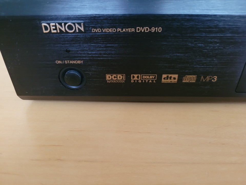 DENON DVD VIDEO PLAYER DVD910 WITH REMOTE AND HIGH END BRAIDED CABLES