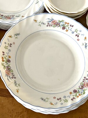 4 Arcopal France Victoria Pasta Salad Plates Bowls 9  Floral Scallop Swirl