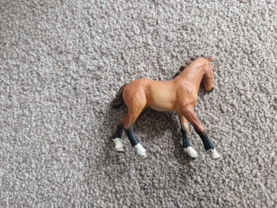 Schleich Jubilado 2015 Caballo Club Tennessee Walker Foal Caballo Figura 13804 - Imagen 2 de 2