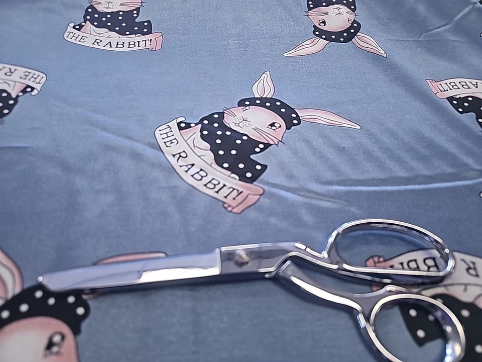 Pantalones de pijama My Rabbit satinado Charmeuse tela fabricante famoso vendido por yarda Foto 2 de 3