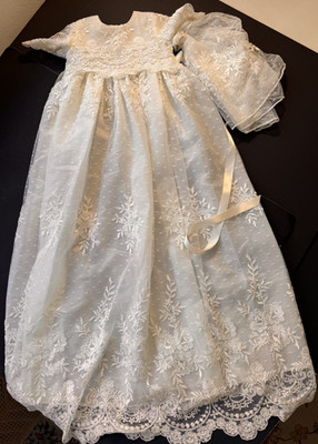 ''LITTLE THINGS MEAN A LOT  Christening Gown  0-3 mos NWOT Toille overlay LONG