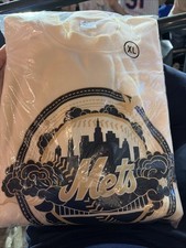 Fourth Wing x NY Mets Crewneck Sweater Citi Field Size XL - Section Leader