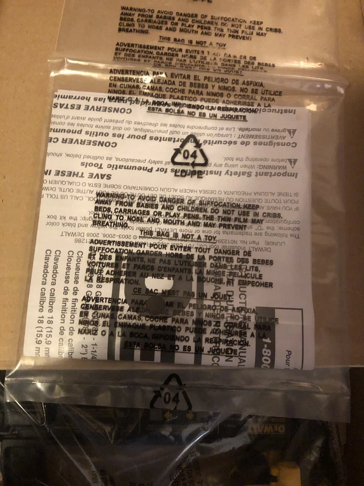 Точечный пневматический гвоздезабивной пистолет Dewalt 18 калибра brad. Новый в коробке - Изображение 2 из 4