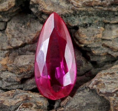 AGI Certified Pink Malaya Garnet 8.30 Ct/18 mm Natural Pear Gemstone T12985