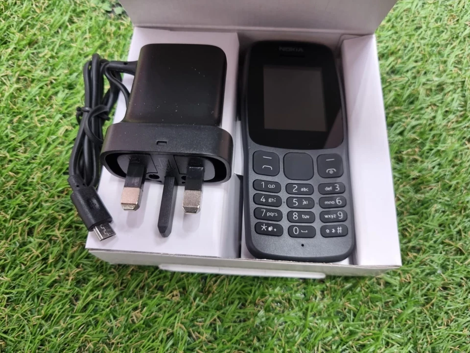 Nokia 106 Dual Sim 4G Brand New Black Unlocked + £10 EE Top-Up Big Buttons - Image 4 of 4