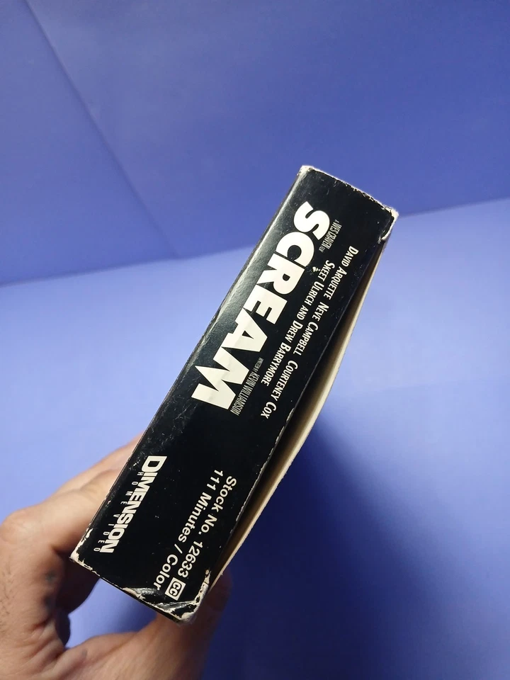 Scream VHS Tape Exclusive Neve Campbell Blue Variant Edition /Free Shipping Foto 3 de 4