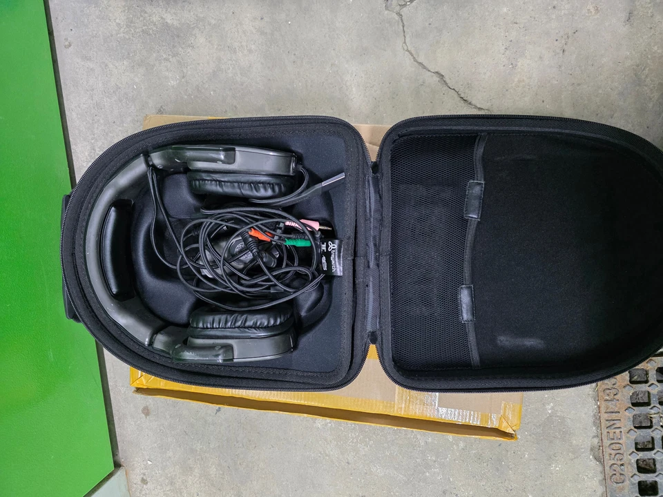 Tritton 5.1 Surround Sound Headset – Call of Duty Black Ops Limited Edition - Immagine 3 di 4