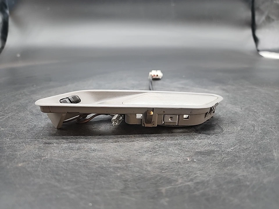 Luz mapa trasera izquierda gris BMW E32 740I 735IL 1988-1994 R3-49 Foto 3 de 4