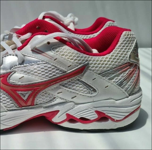 Mizuno Womens Running Shoes White Pink Silver US9.5 Wave Genesis 2