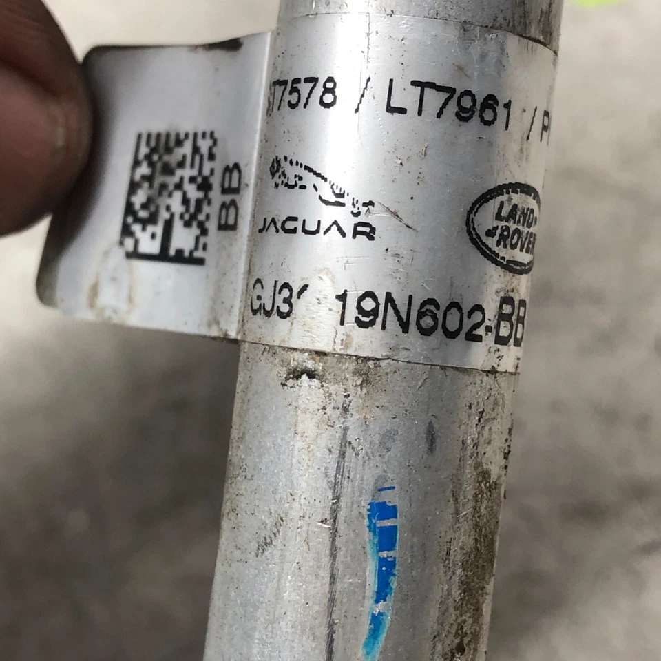 Manguera de tubo de aire acondicionado Land Rover Discovery Sport L550 GJ32-19N602-BB 2014-2019 Foto 4 de 4