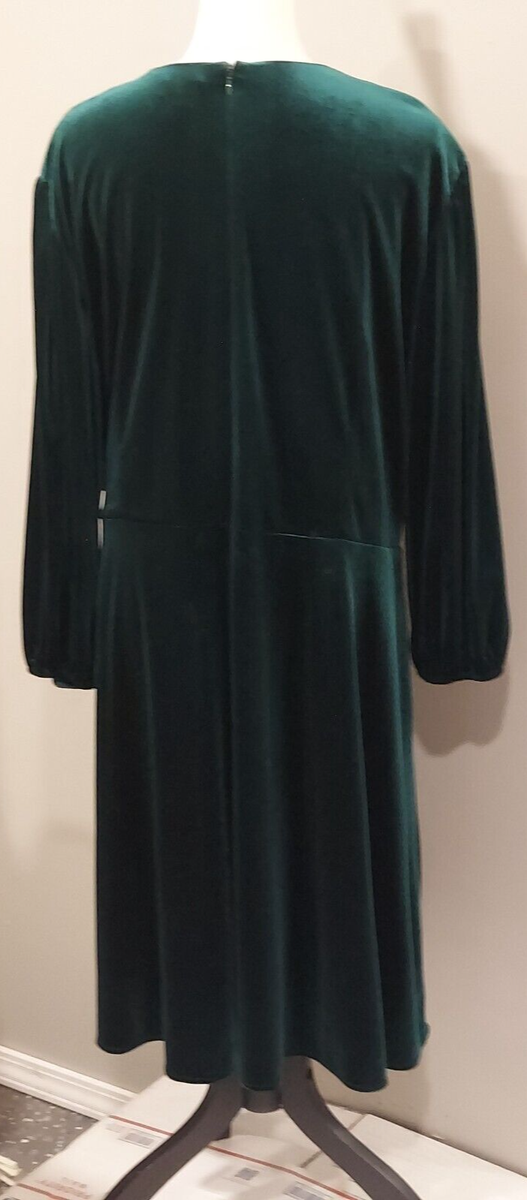 green emerald velvet dress Mother of The Bride Long Flutter Sleeve Velvet Gown main image 1