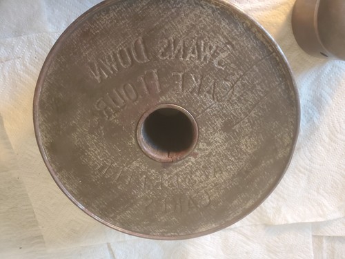9" Diameter Swans Down Round Metal Cake Pan E Katzinger With Donut Cutter - Picture 10 of 12
