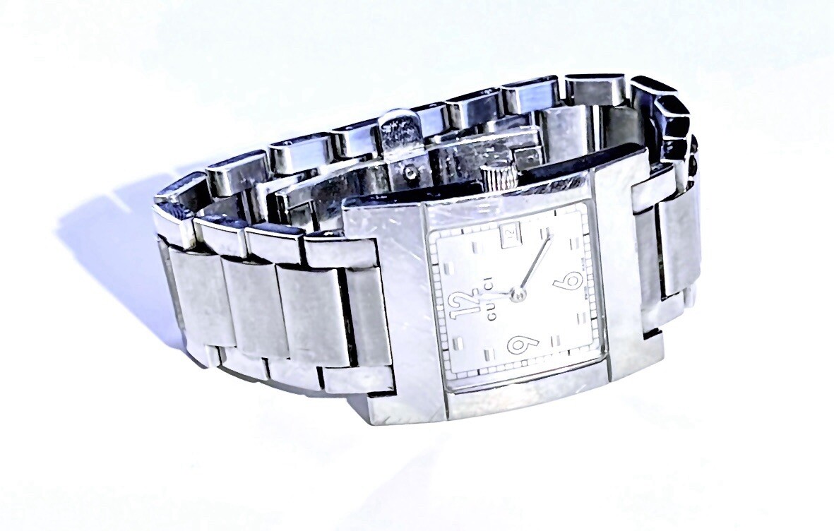 Authentic GUCCI Watch Stainless Steel Silver Dial Square Authentic GUCCI Watch Stainless Steel Silver Dial Square