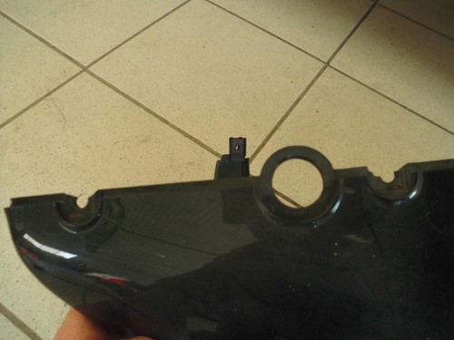 Suzuki UC 125 150 Epicuro Rear Right Fairing Side Panel - Picture 4 of 5