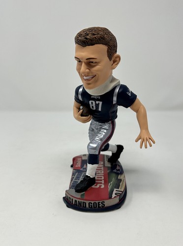 Rob Gronkowski Patriots NFL Legends Of “The Field” Bobblehead #47/2017!!! - Picture 4 of 10