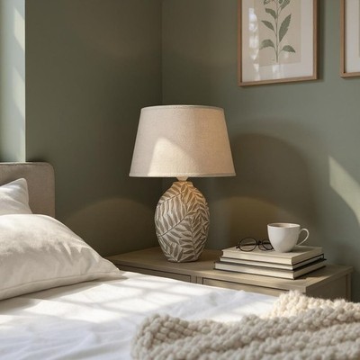 Stilvolle cremefarbene Zement Tischlampe mit Stoffschirm - kompakte Beleuchtung für Schlafzimmer