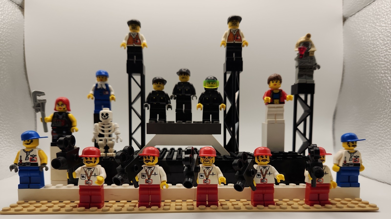 LEGO Studios #1349 Steven Spielberg Moviemaker Set Minifigures Lot