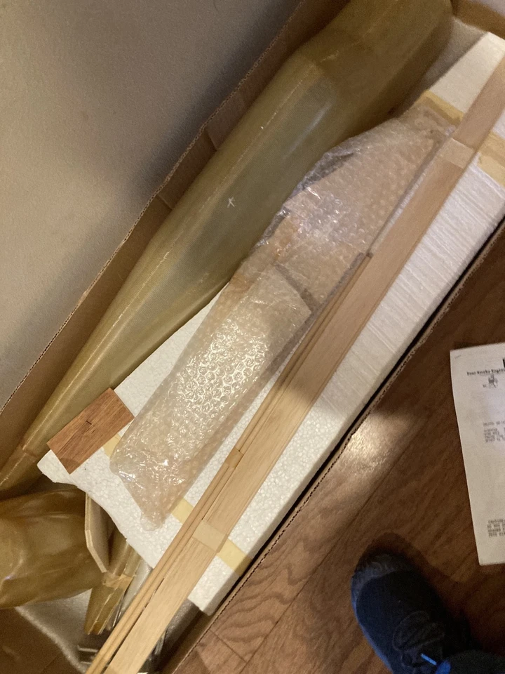 Kit Avión RC Escala Dalotel Fibra de Vidrio y Lámina de Espuma ARC De Colección Foto 3 de 4