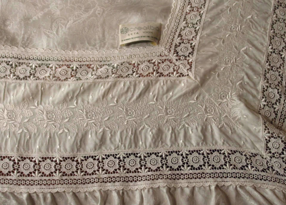 Coperta per Letto Matrimoniale in pura Seta 100% Crealba con Ricami elaborati - Immagine 2 di 4