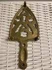 Vintage Brass Trivet Sad Iron Stand Ornate Heart Design — photo 2