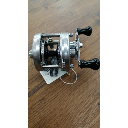 アブ ABU ☆ 77' Ambassadeur 4500 Amazon.com : AbuGarcia Ambassadeur 4500C Factory Tune Black