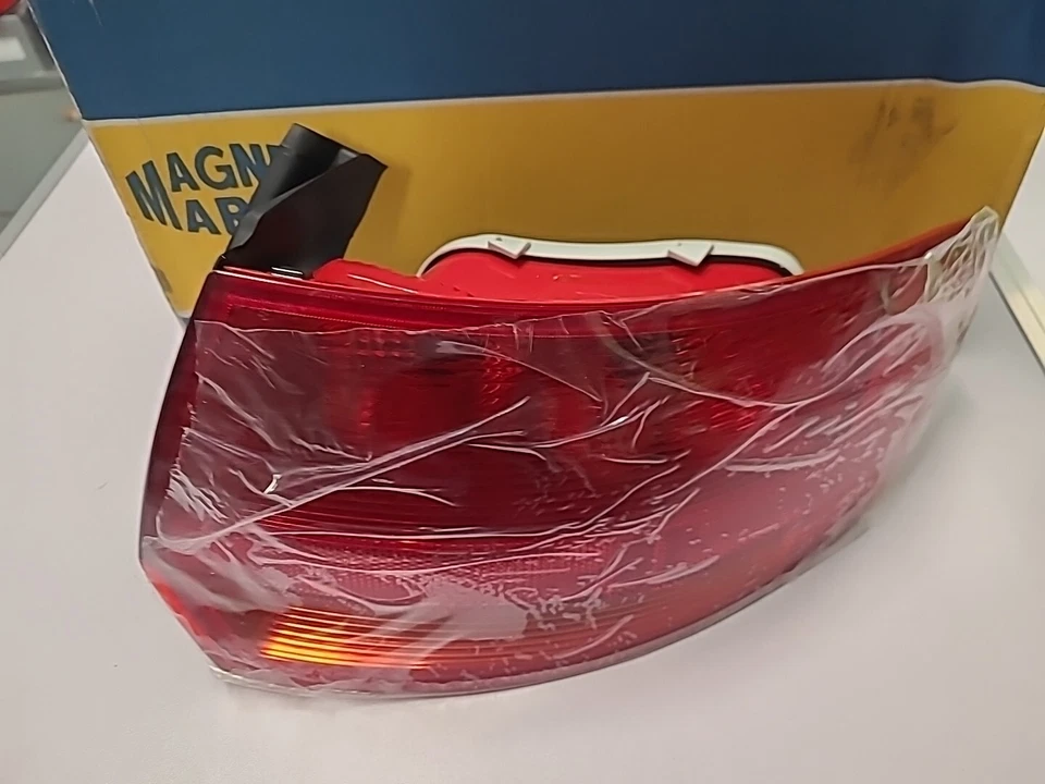 MAGNETI MARELLI REAR LIGHT LLE721 FOR AUDI A3 — 第 2/4 张图片