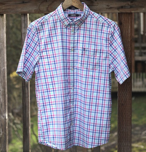 IZOD Boys Dress Shirt Short Sleeve Size XL 18/20 Pink & Blue Plaid Stretch