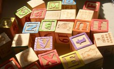Wood 26 blocks complete alphabet numbers pictures very good
