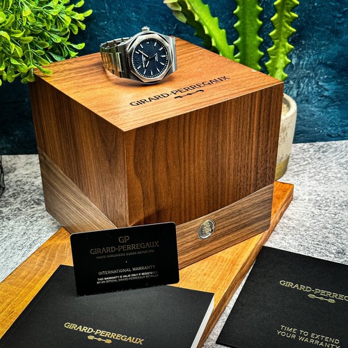 Girard Perragaux Laureato blaues Zifferblatt 42 mm 81010-11-431-11A - Bild 11 von 15