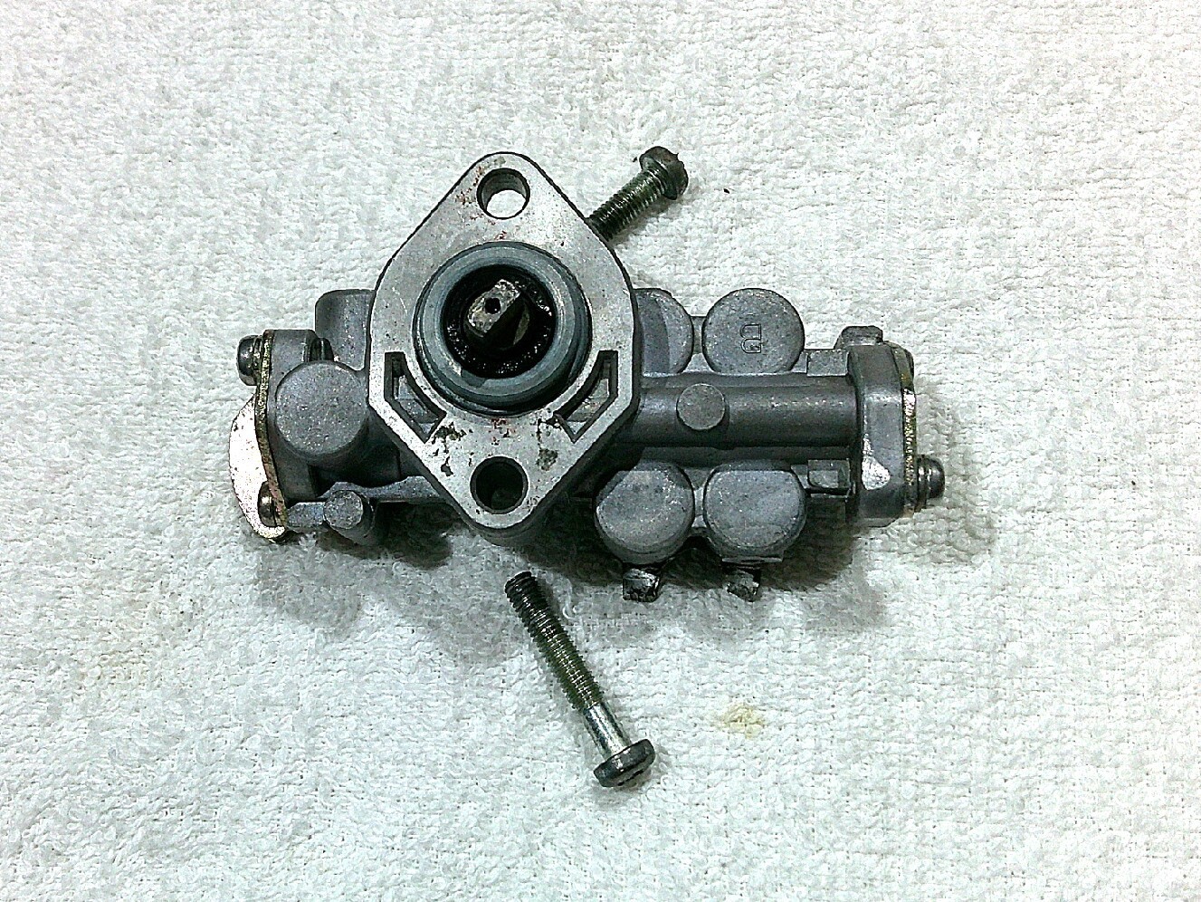 1974 KAWASAKI TRIPLE H2 Mach IV  750cc OIL PUMP
