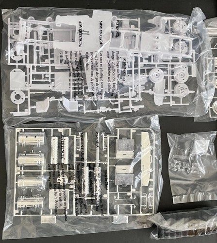 REVELL PETERBILT 359 CONVENTIONAL HISTORICAL SERIES 1:25 KIT 1506 KOMPLETT OHNE BOX - Bild 4 von 6