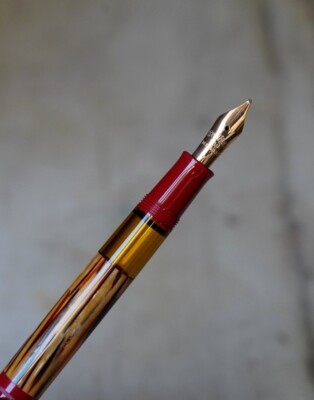Rare Fountain Pen Pelikan 101 N Tortoiseshell Coral Solid 14 Carat Gold  Nib